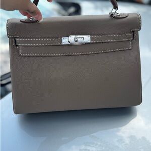 Elegant Brown Leather 32cm Bag
